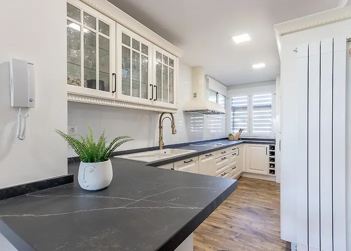 First Line Sea Views - Club & Pool & Parking By Aloha Bilbao Apartment *